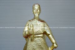 Tượng Đồng Trần Quốc Tuấn bằng đồng cát tút Cao 50Cm (hàng kỹ)