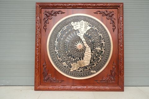 Tranh Trống Đồng Đỏ Đúc Bản Đồ Việt Nam - Khung Vuông Hương Đỏ KT 108x108cm Mặt Trống DK 80cm