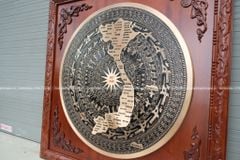Tranh Trống Đồng Đỏ Đúc Bản Đồ Việt Nam - Khung Vuông Hương Đỏ KT 108x108cm Mặt Trống DK 80cm