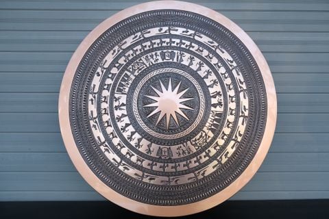 Mặt trống đồng đỏ đúc chìm đường kính 50cm nặng 8kg