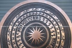 Mặt trống đồng đỏ đúc chìm đường kính 50cm nặng 8kg