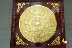 Tranh Trống Đồng Dát Vàng Kích Thước 127 x127  Cm Khung Vuông Đục Hoa Văn- Mặt Đúc