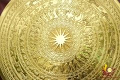 Tranh Trống Đồng Dát Vàng Kích Thước 127 x127  Cm Khung Vuông Đục Hoa Văn- Mặt Đúc