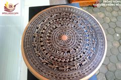 Trống Đồng Đông Sơn Đồng Đỏ Đường Kính 90cm + Đế Hộp Kính - Hoa Văn Ngọc Lũ Họa Tiết Nổi