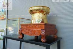 Trống Đồng Đông Sơn Đồng Đỏ Đường Kính 40cm + Đế Hộp Kính - Hoa Văn Ngọc Lũ Họa Tiết Nổi Dát Vàng