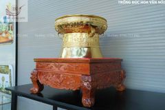 Trống Đồng Đông Sơn Đồng Đỏ Đường Kính 40cm + Đế Hộp Kính - Hoa Văn Ngọc Lũ Họa Tiết Nổi Dát Vàng