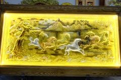 Tranh Đồng Mã Đáo Thành Công Nền Vàng Cạo Xước - KT 230*120 Khung Trơn