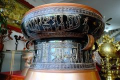 Trống Đồng Đông Sơn Đồng Đỏ Đường Kính 80cm  - Hoa Văn Ngọc Lũ Họa Tiết Nổi