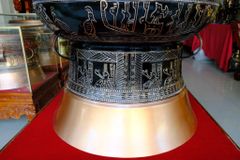 Trống Đồng Đông Sơn Đồng Đỏ Đường Kính 80cm  - Hoa Văn Ngọc Lũ Họa Tiết Nổi