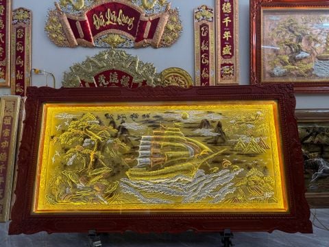 Tranh Thuận Buồm Xuôi Gió - Đồng Vàng Xước Khảm Tam Khí - Kích Thước 230*120 Khung Sồi