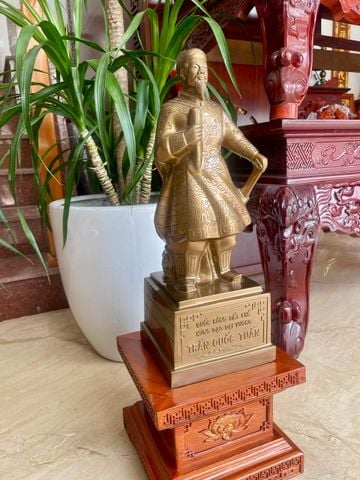Tượng Đồng Trần Quốc Tuấn Bằng Đồng Đỏ Cao 50 Cm chạm chìm