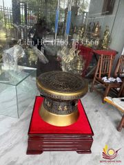 Trống Đồng Đông Sơn Đường Kính 50Cm Màu Giả Cổ Chất Liệu Đồng Vàng+ Đế Kính