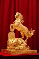 Tượng Ngựa chữ Lộc bằng đồng dát vàng 24K