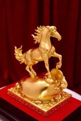 Tượng Ngựa chữ Lộc bằng đồng dát vàng 24K
