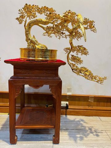 Chậu hoa mai bằng đồng mạ vàng vàng 24K - Mai dáng đổ 92cm