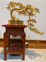 Chậu hoa mai bằng đồng mạ vàng vàng 24K - Mai dáng đổ 92cm