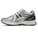  New Balance 1906 Black White 