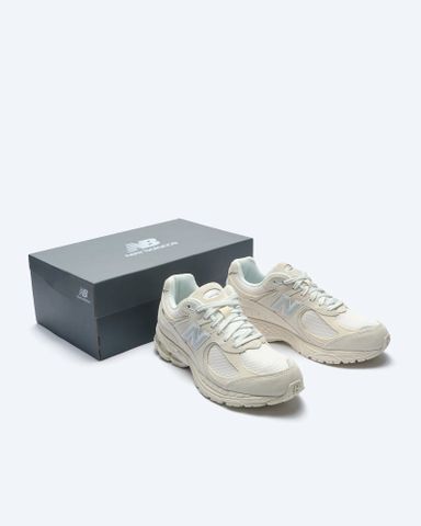  New Balance 2002R trilpe White 