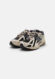  New Balance 1906r black beige 