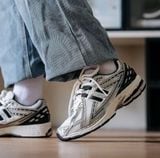  New Balance 1906 Black White 