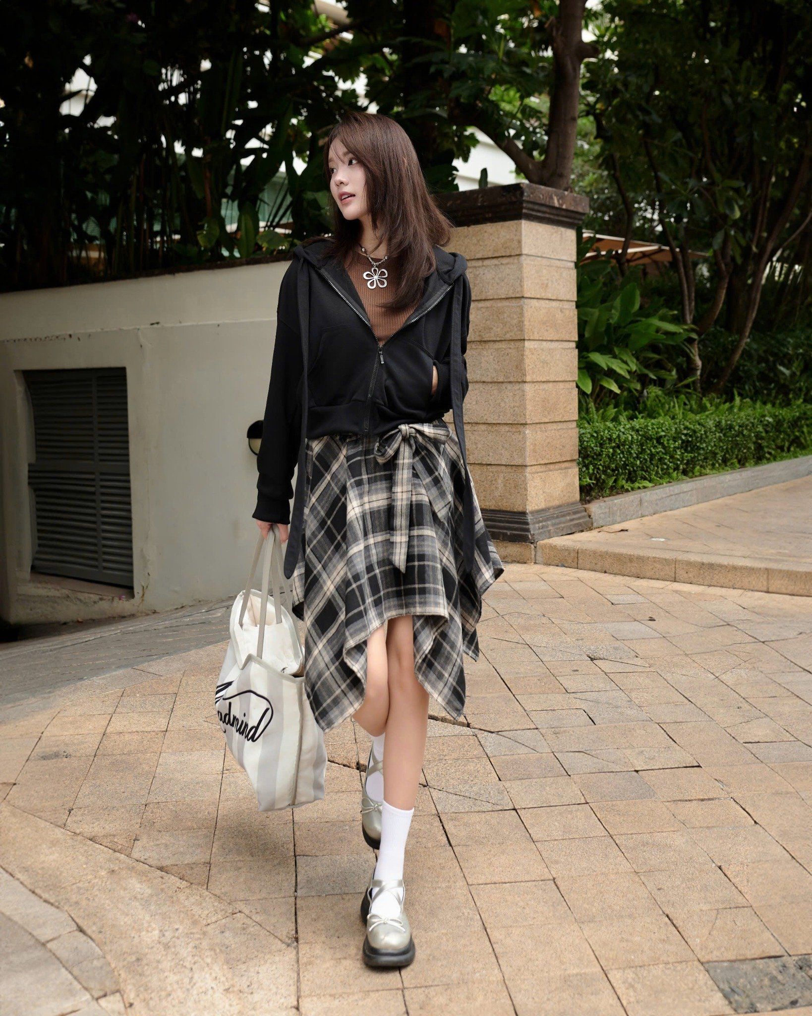  Áo Khoác Hoodie Zip POPPY - Màu Đen 