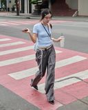  Áo Nữ Trễ Vai TOFU MADMIND - Màu Xanh Biển 