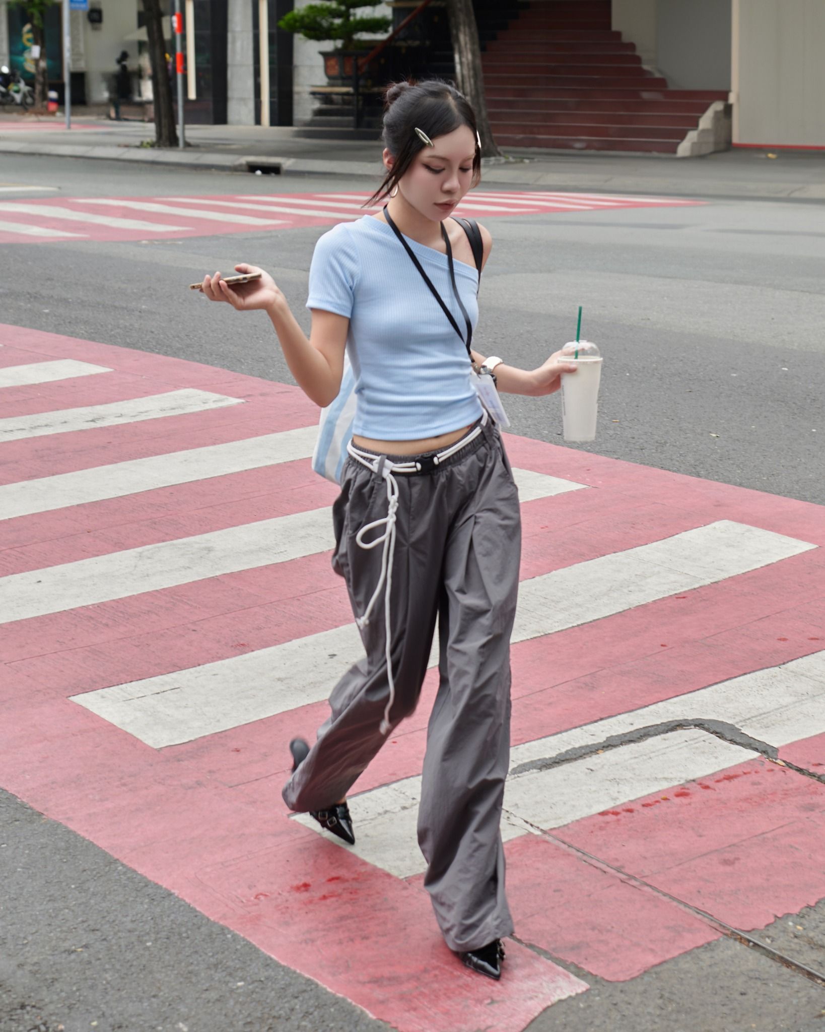  Áo Nữ Trễ Vai TOFU MADMIND - Màu Xanh Biển 