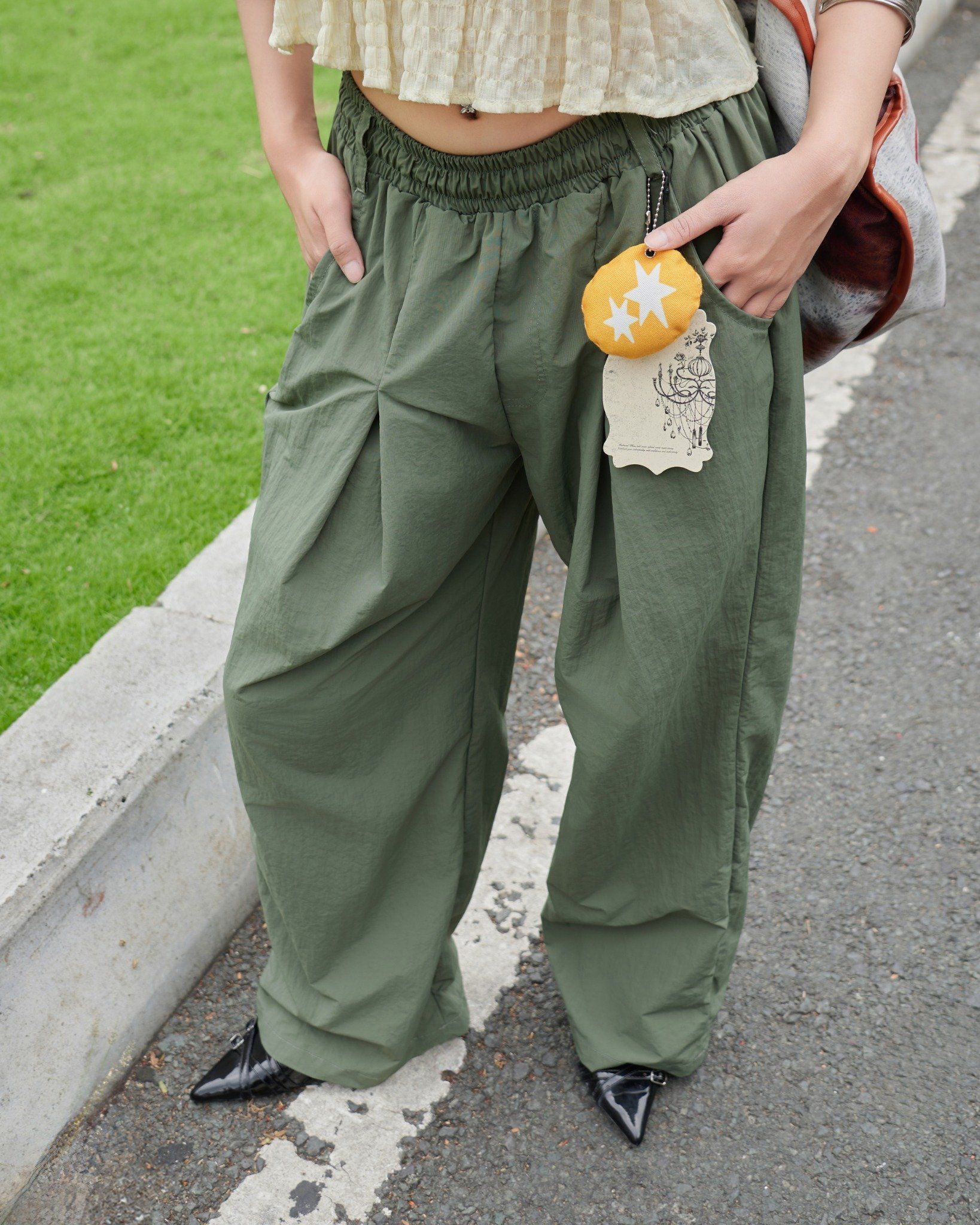  [ TẶNG KÈM DÂY NỊT ] Quần Dù Dài Ống Rộng ECHO MADMIND - Màu Xanh Rêu 