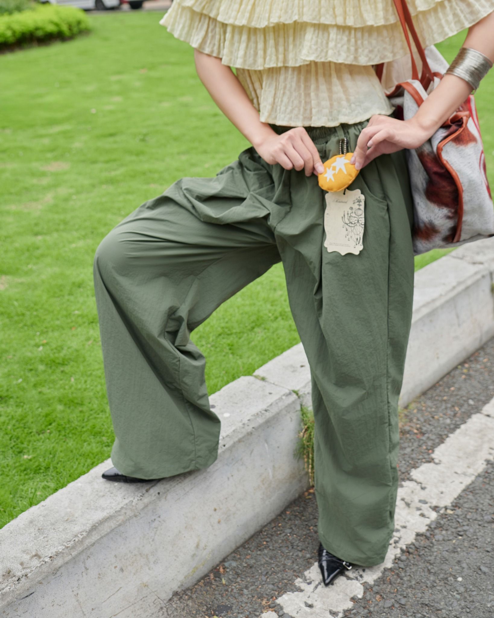  [ TẶNG KÈM DÂY NỊT ] Quần Dù Dài Ống Rộng ECHO MADMIND - Màu Xanh Rêu 