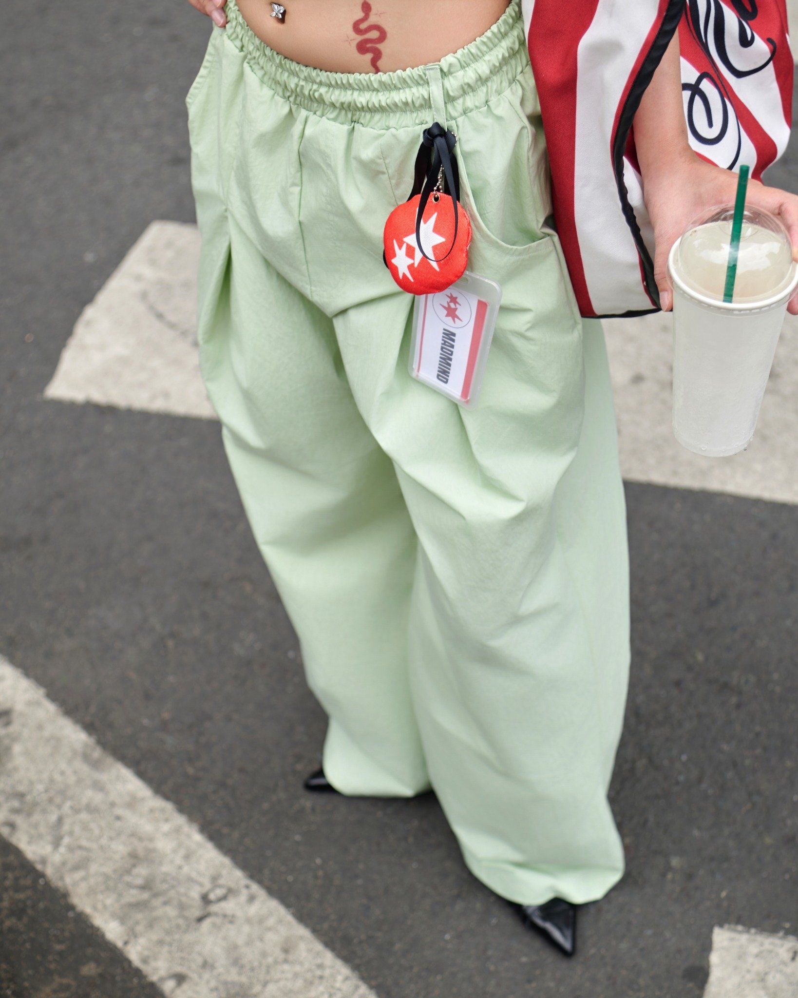  [ TẶNG KÈM DÂY NỊT ] Quần Dù Dài Ống Rộng ECHO MADMIND - Màu Xanh Bơ 