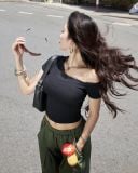  Áo Nữ Trễ Vai TOFU MADMIND - Màu Đen 