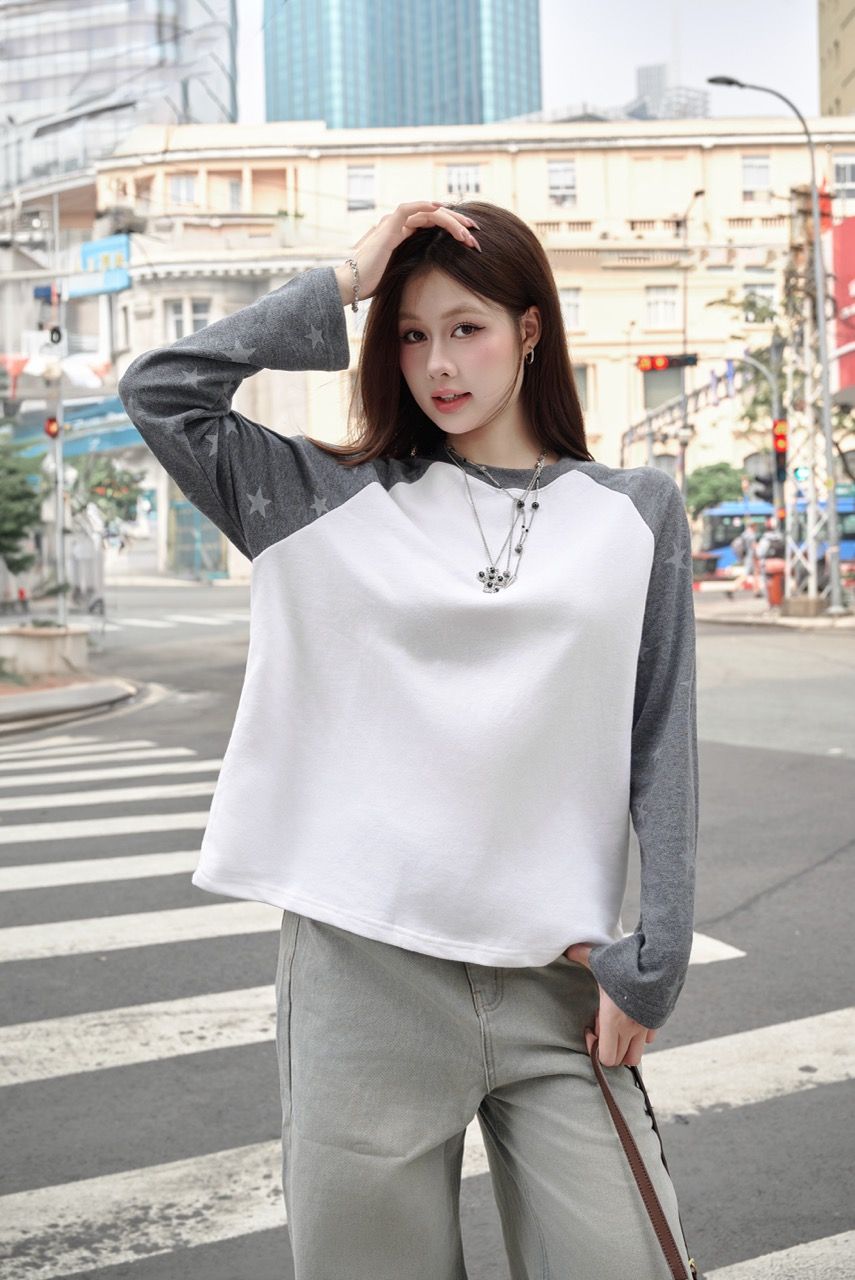  Áo Nỉ Raglan Tay Dài Hoạ Tiết Ngôi Sao MADMIND D14 - Màu Trắng Phối Tay Xám 