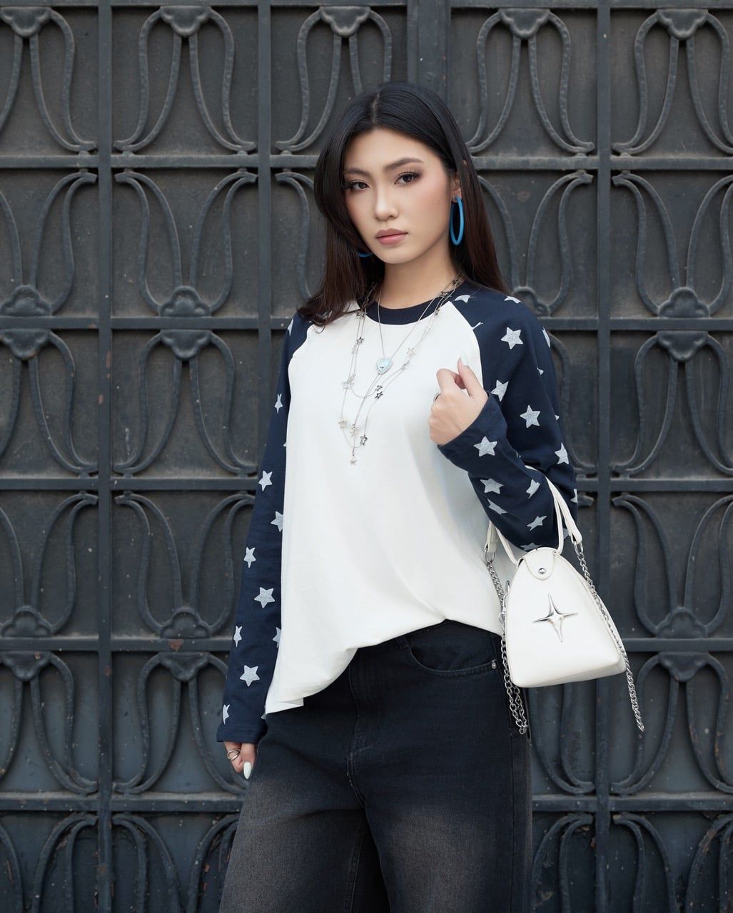  Áo Thun Raglan Tay Dài Hoạ Tiết Ngôi Sao MADMIND D15 - Xanh Navi 