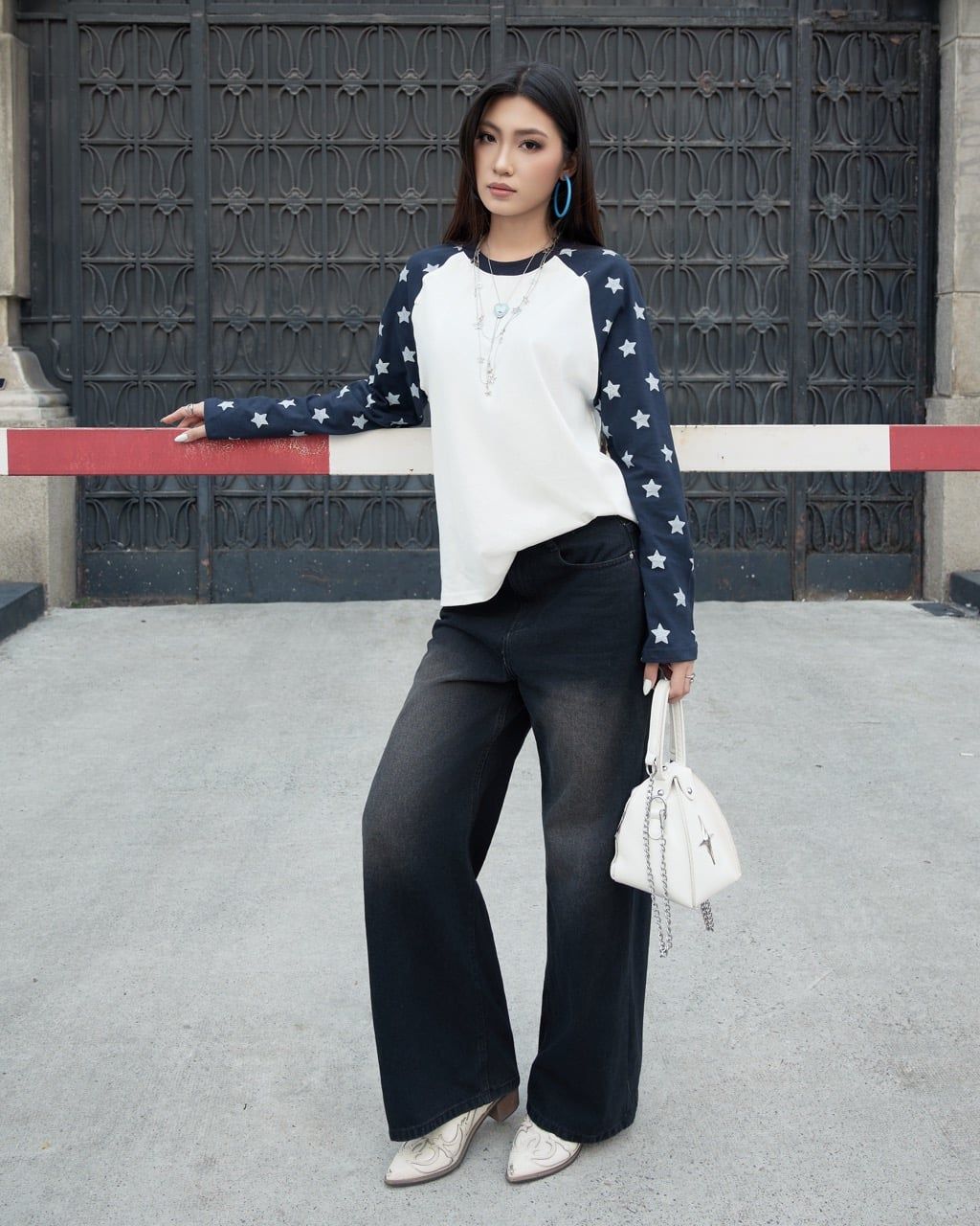  Áo Thun Raglan Tay Dài Hoạ Tiết Ngôi Sao MADMIND D15 - Xanh Navi 