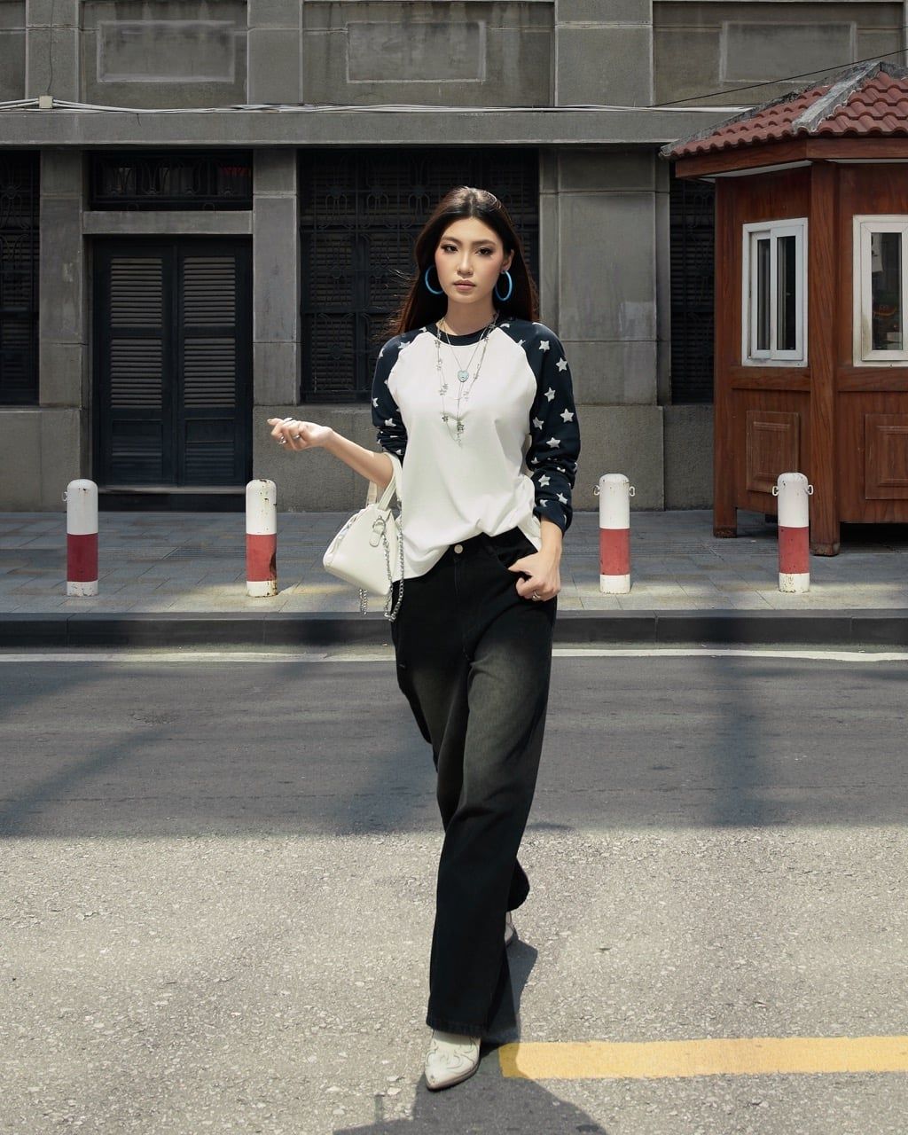  Áo Thun Raglan Tay Dài Hoạ Tiết Ngôi Sao MADMIND D15 - Xanh Navi 