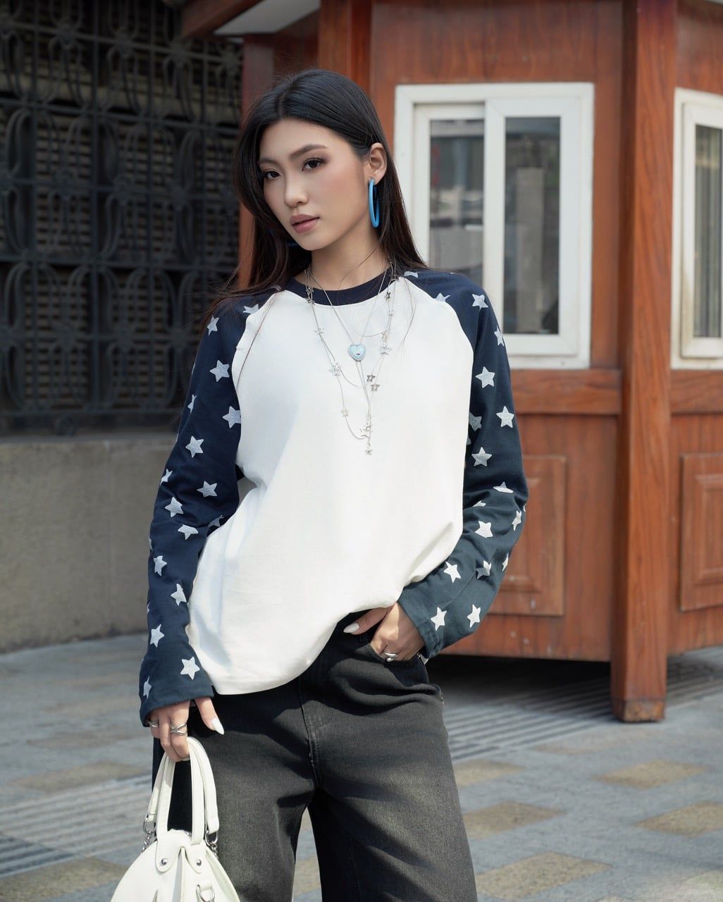  Áo Thun Raglan Tay Dài Hoạ Tiết Ngôi Sao MADMIND D15 - Xanh Navi 