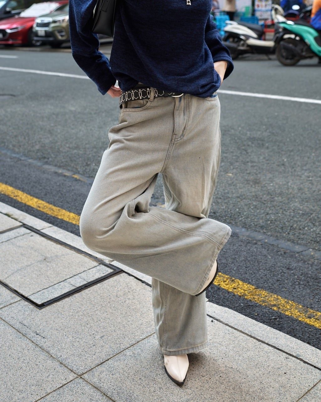  Quần Jeans Dài Ống Đứng MADMIND Q1 - Màu Wash 