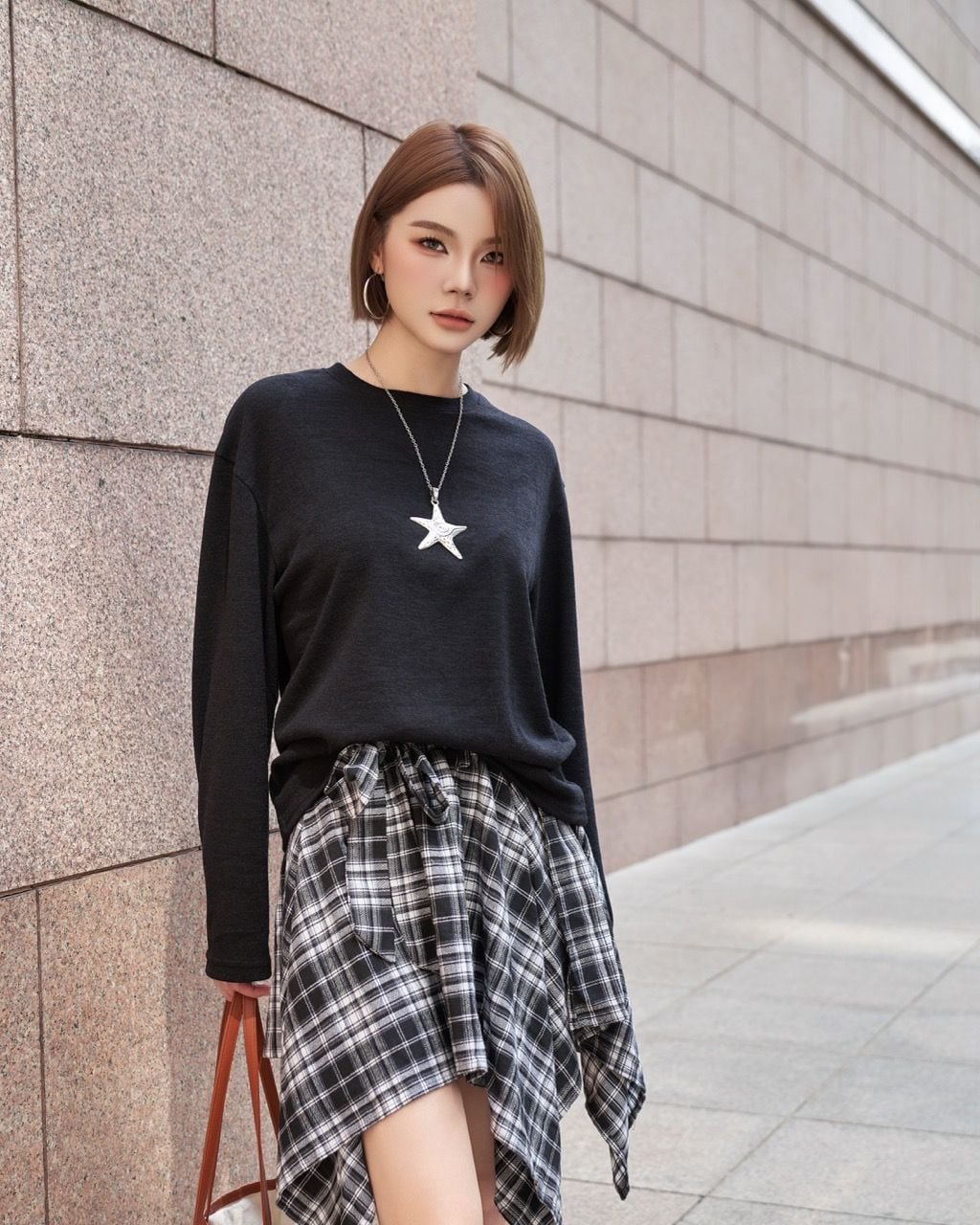  Áo Len Dài Tay Cổ Tròn MADMIND D11 - Màu Đen 