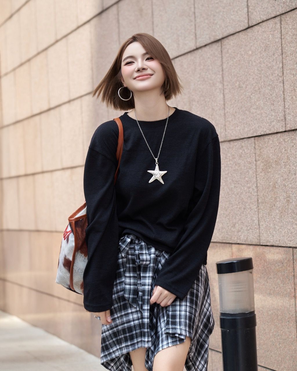  Áo Len Dài Tay Cổ Tròn MADMIND D11 - Màu Đen 