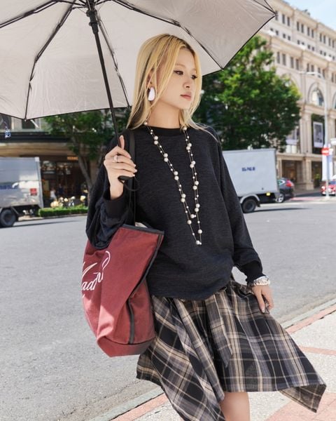  Áo Sweater Trơn MADMIND D8 - Màu Đen Muối TIêu 