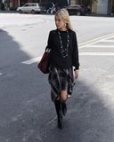  Áo Sweater Trơn MADMIND D8 - Màu Đen Muối TIêu 