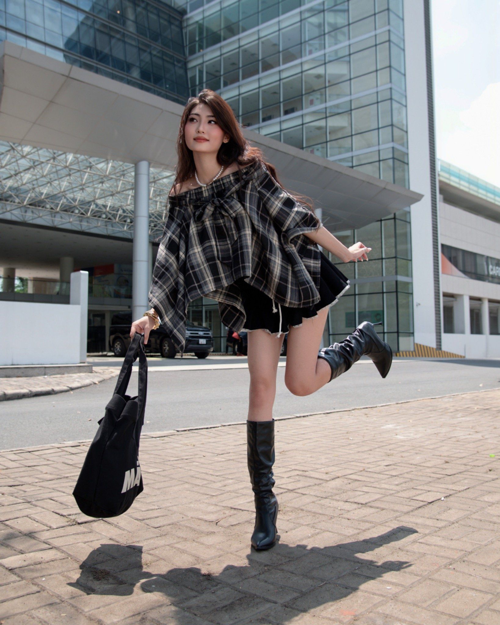  [ MẶC 2 KIỂU ] Chân Váy Nữ Thiết Kế CATCHY MADMIND  - Màu Đen Sọc Nâu 