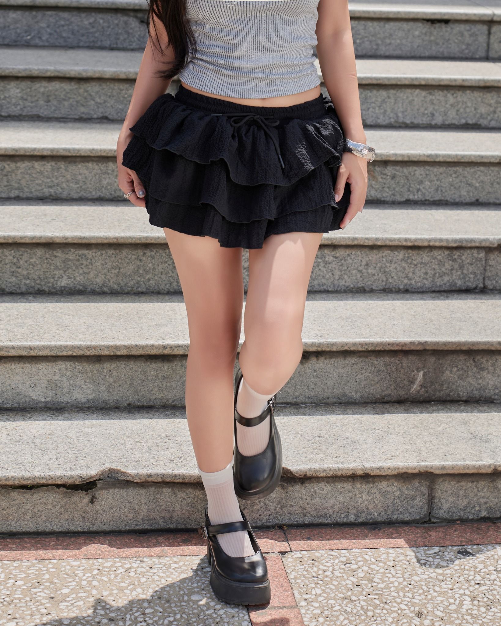  Chân Váy Nữ Ngắn MIRA MADMIND - Màu Đen 