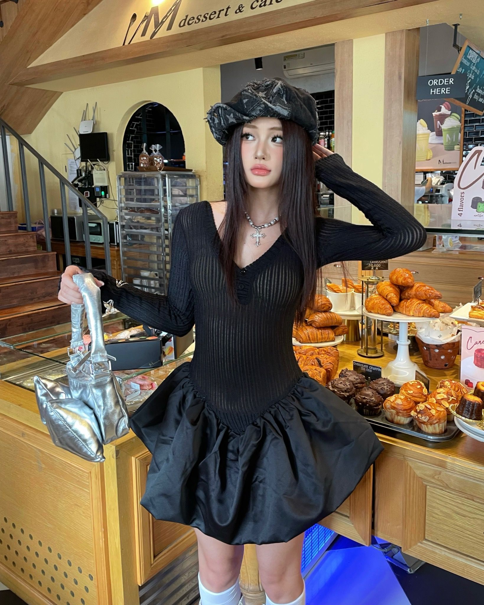  Đầm Thiết Kế Dáng Bí LUMY MADMIND - Màu Đen 