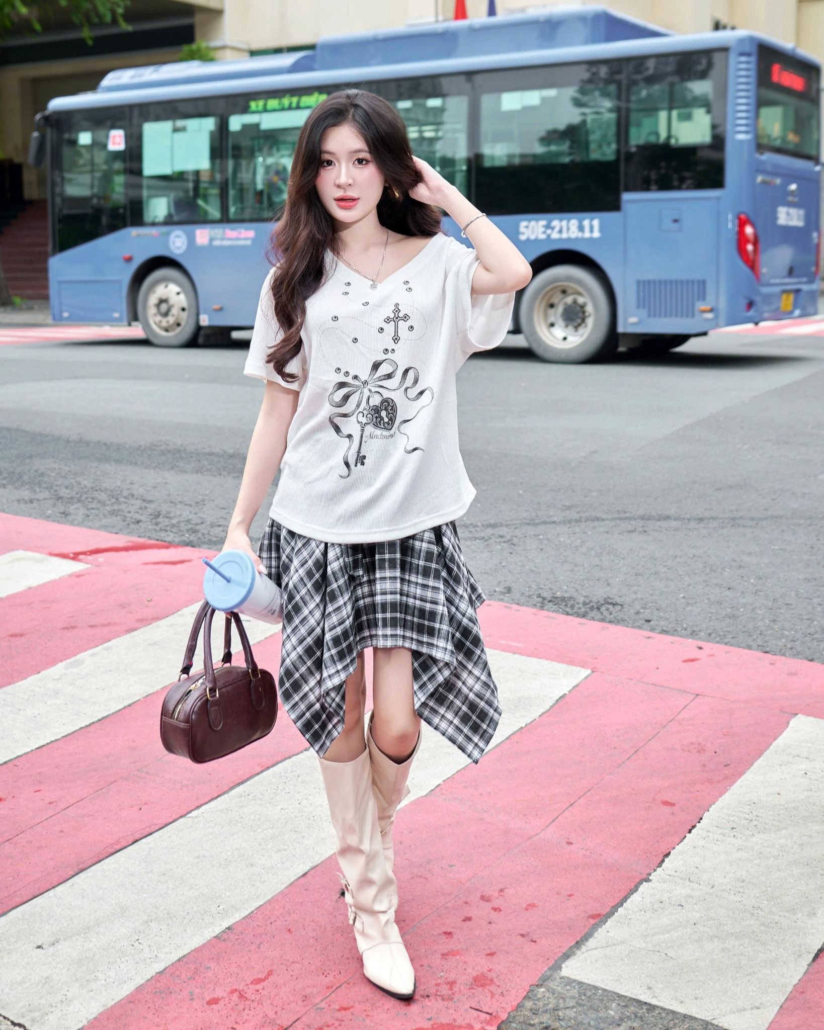  Áo Cổ Tim MADMIND A35 - Màu Trắng 