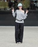  Áo Rộng, Tay Dài Trễ Vai MADMIND D9 - Màu Sọc Nhỏ 