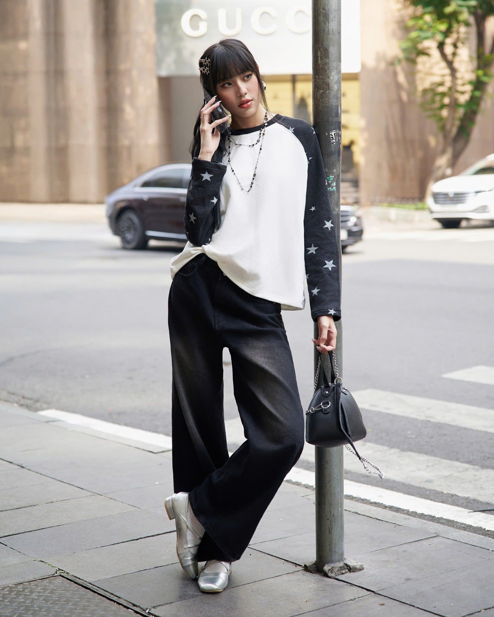  Áo Nỉ Raglan Tay Dài Hoạ Tiết Ngôi Sao MADMIND D14 - Màu Trắng Phối Tay Đen 