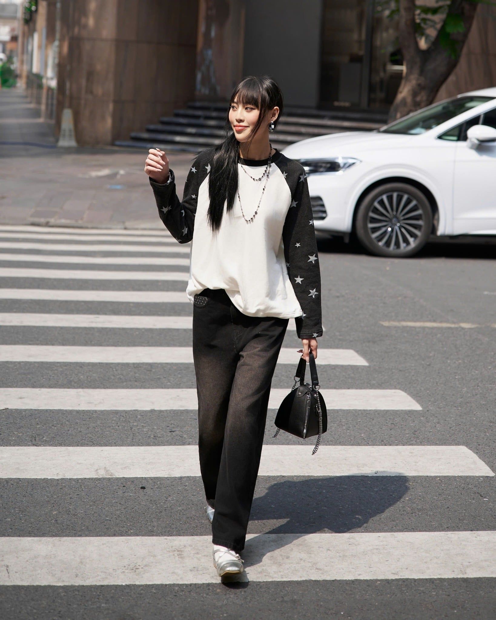  Áo Nỉ Raglan Tay Dài Hoạ Tiết Ngôi Sao MADMIND D14 - Màu Trắng Phối Tay Đen 