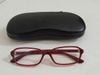  Gọng kính màu đỏ đun thương hiệu Rayban nổi tiếng. 