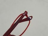  Gọng kính màu đỏ đun thương hiệu Rayban nổi tiếng. 